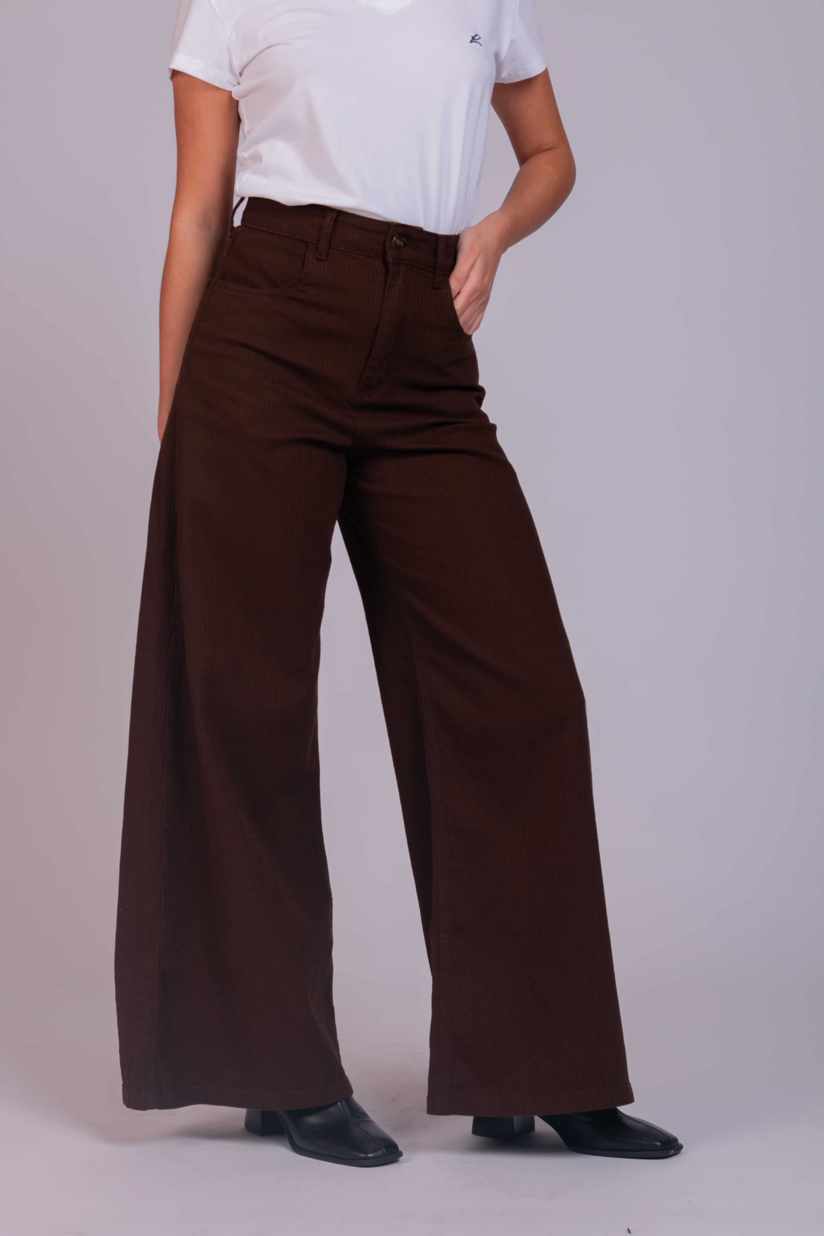 Pantalón wide leg pana